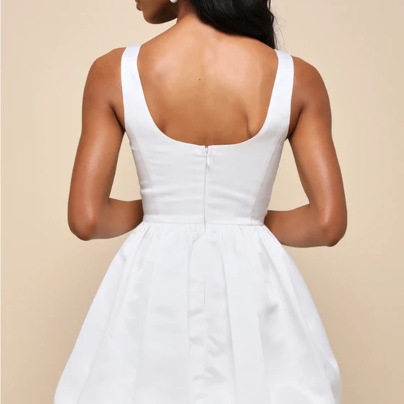 Regal Cutie White Satin Square Neck
Bubble-Hem Mini. LuLu’s no longer has this💕 - Picture 4 of 5